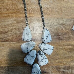 Kendra Scott Elegant Silver and White Stone Necklace